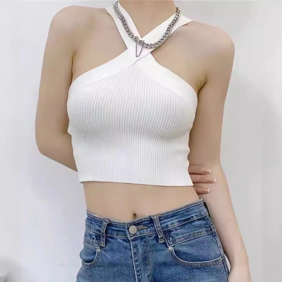 Dame Crop-Top med asymmetrisk snit og kædeaccent Stilla
