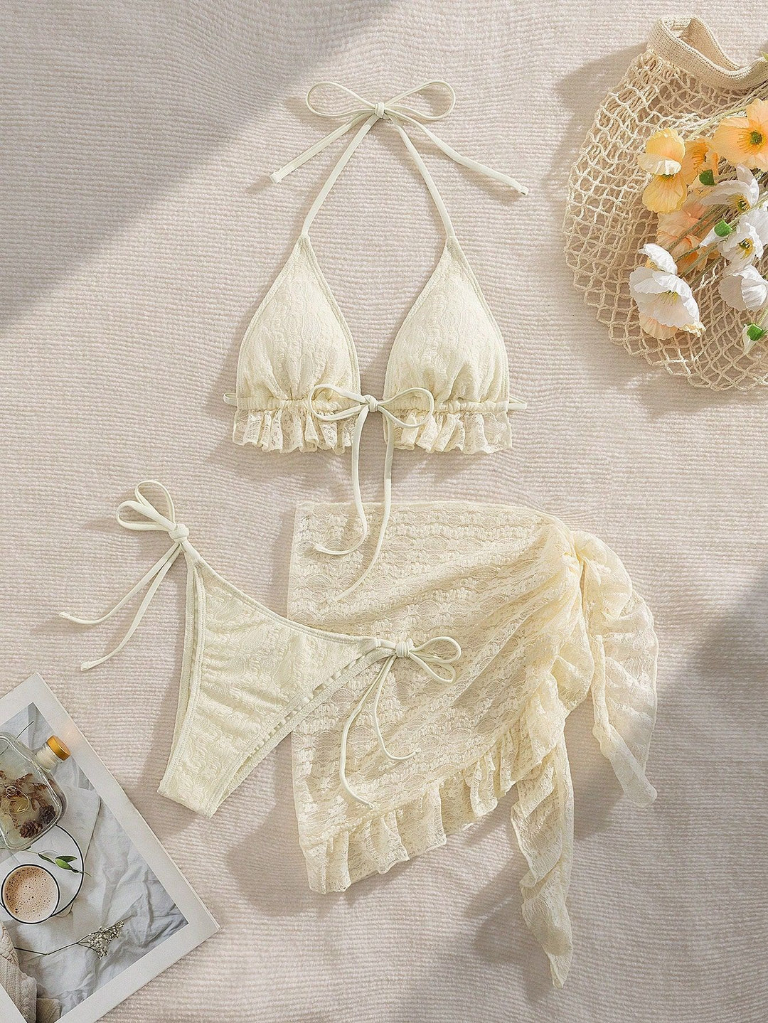 Dame Bikini-sæt med raffinerede flæsedetaljer og elegant omslagsskjørt Skovae