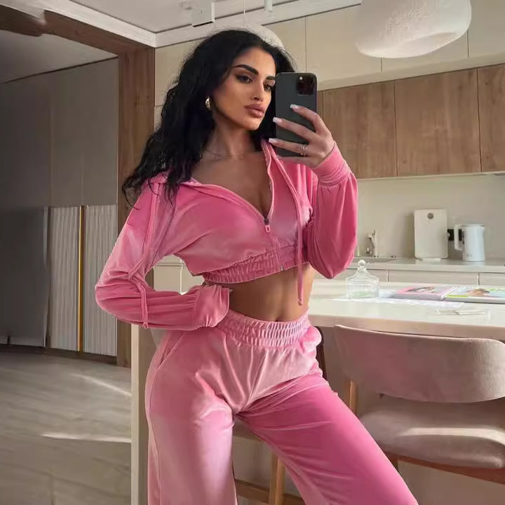 Kvinders sporty lounge sæt med cropped top og bred talje Skovae