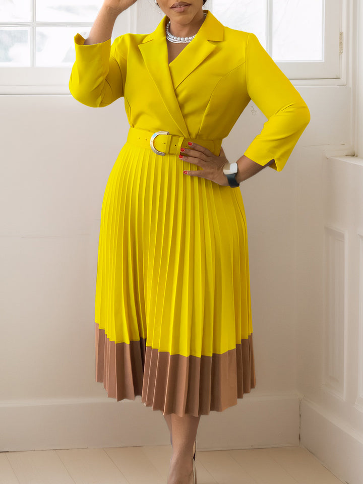 Dame midikjole med elegant blazer-stil og plisserede detaljer Stilla