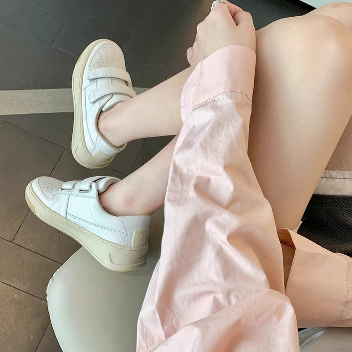 Dame Sneakers med justerbare velcro-lukninger og komfortabel dæmpning Stilla