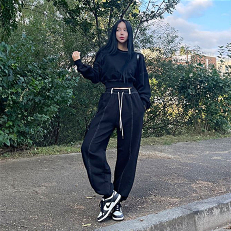 Kvindernes sporty loungewear sæt med afslappet hoodie og komfortable bukser Stilla