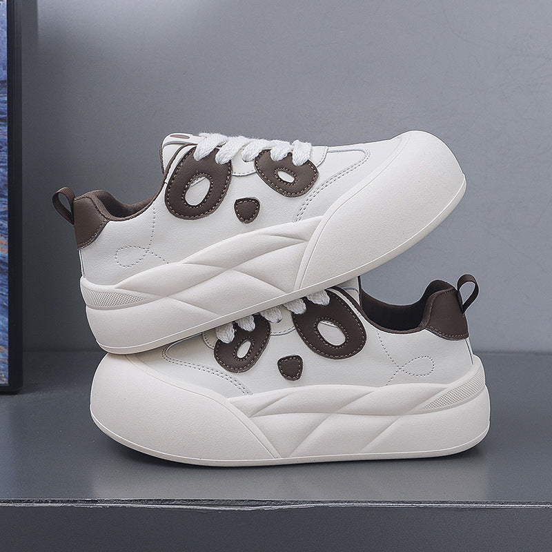 Dame Sneakers i moderne komfort-design med robust såleprofil og åndbar overfladestruktur Stilla