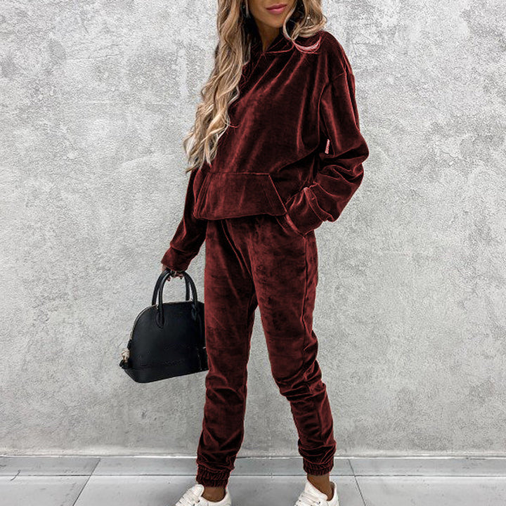 Dame Velour Lounge-sæt med praktiske lommer og modebevidst snit Stilla