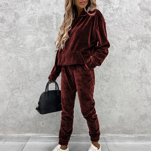 Dame Velour Lounge-sæt med praktiske lommer og modebevidst snit Stilla