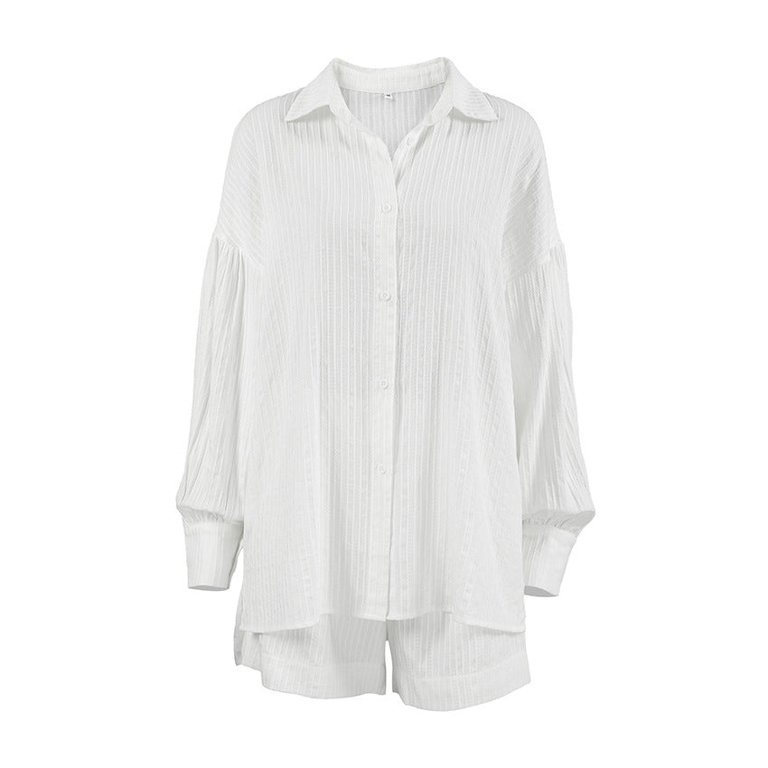 Dame sommer sæt i afslappet stil bestående af stribet bluse og shorts i løs pasform Stilla
