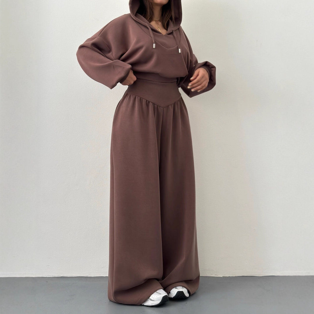 Kvindernes cropped hoodie og løse afslappede bukser kombination med fashionabelt snit