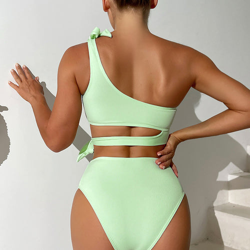 Dame Sporty One-Piece Badesuit med asymmetrisk snit og knude-detalje Stilla