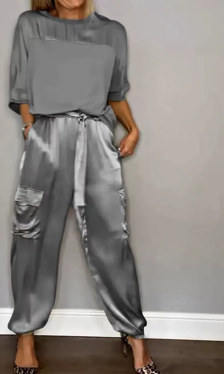 Dame Satin-Loungewear-Sæt med praktiske cargo-lommer og elastisk bukseelastik Stilla