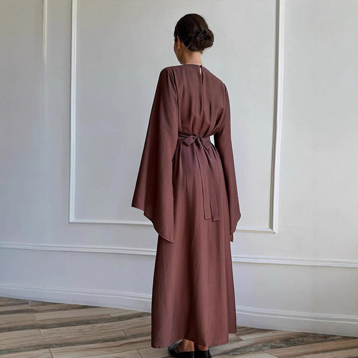 Dame elegant maxikjole med bred trompetærme og flot udskæring Stilla
