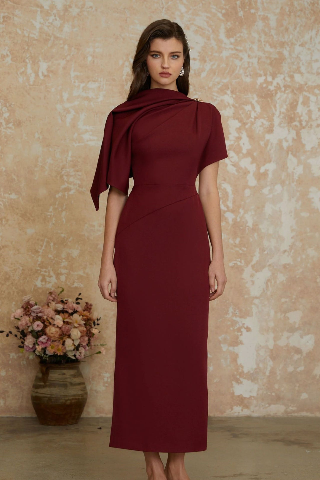 Dame Elegant aften kjole med off-shoulder design og raffinerede draperinger Skovae