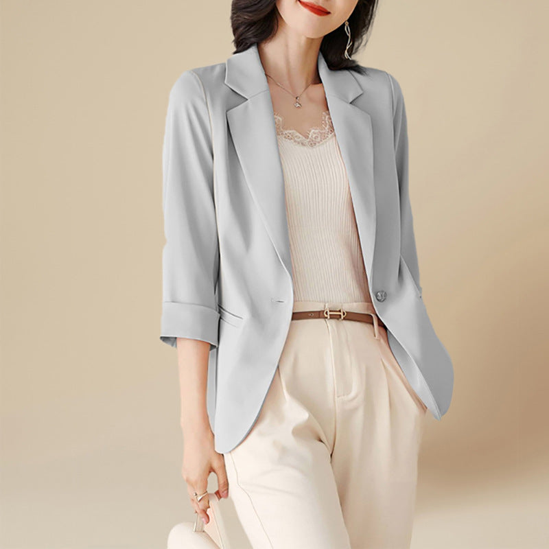 Dame stilfuld blazer med elegante detaljer og moderne snit Stilla