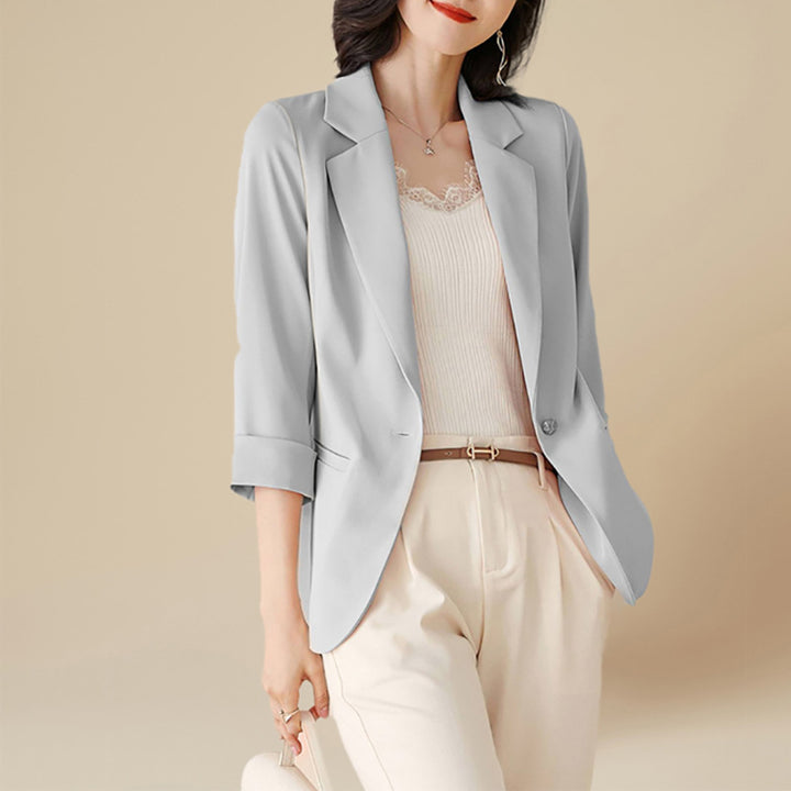 Dame stilfuld blazer med elegante detaljer og moderne snit Stilla