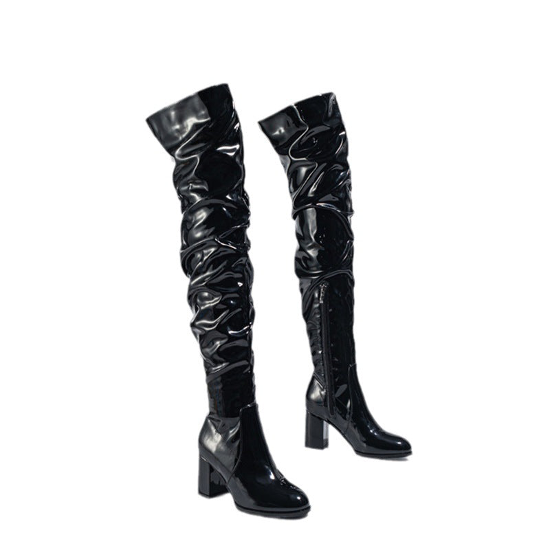 Dame Overknee-støvler med moderne folderdesign og blank finish Stilla