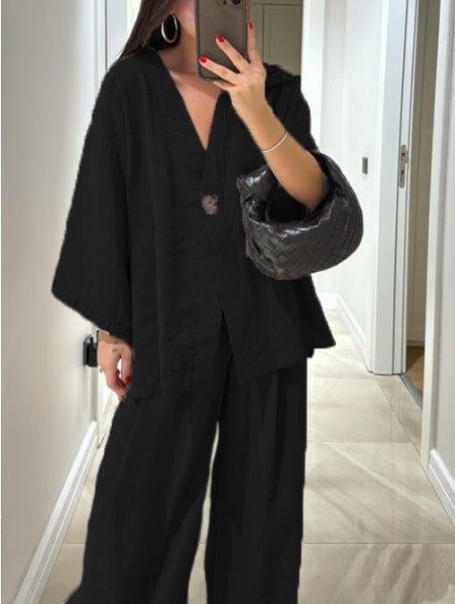 Dame loungewear-sæt med løs pasform og elegant knapdetaljering Stilla