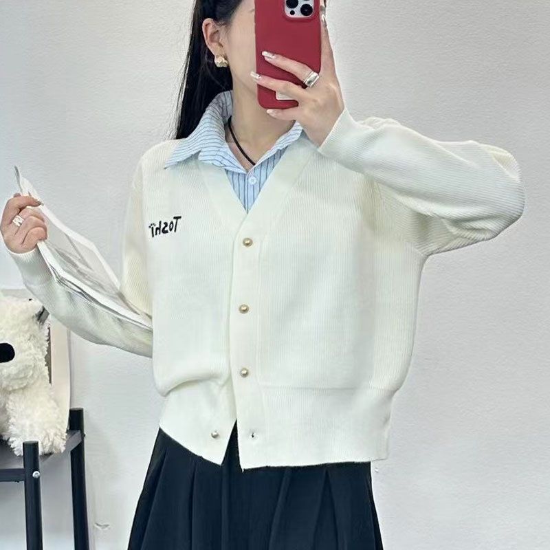 Kvinder casual cardigan med V-hals og dekorative knapper Stilla