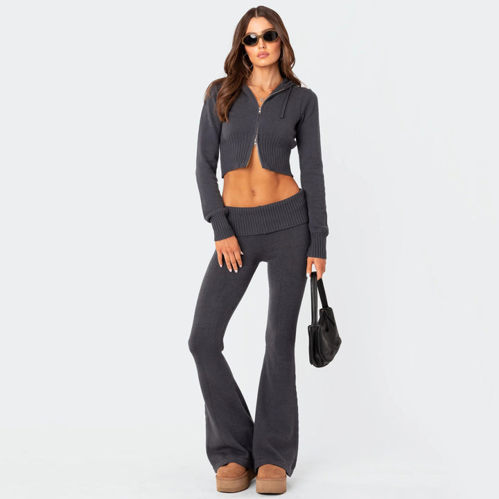 Kvindernes komfortable strikkede jumpsuit med cropped hoodie og bred-delede bukser Skovae