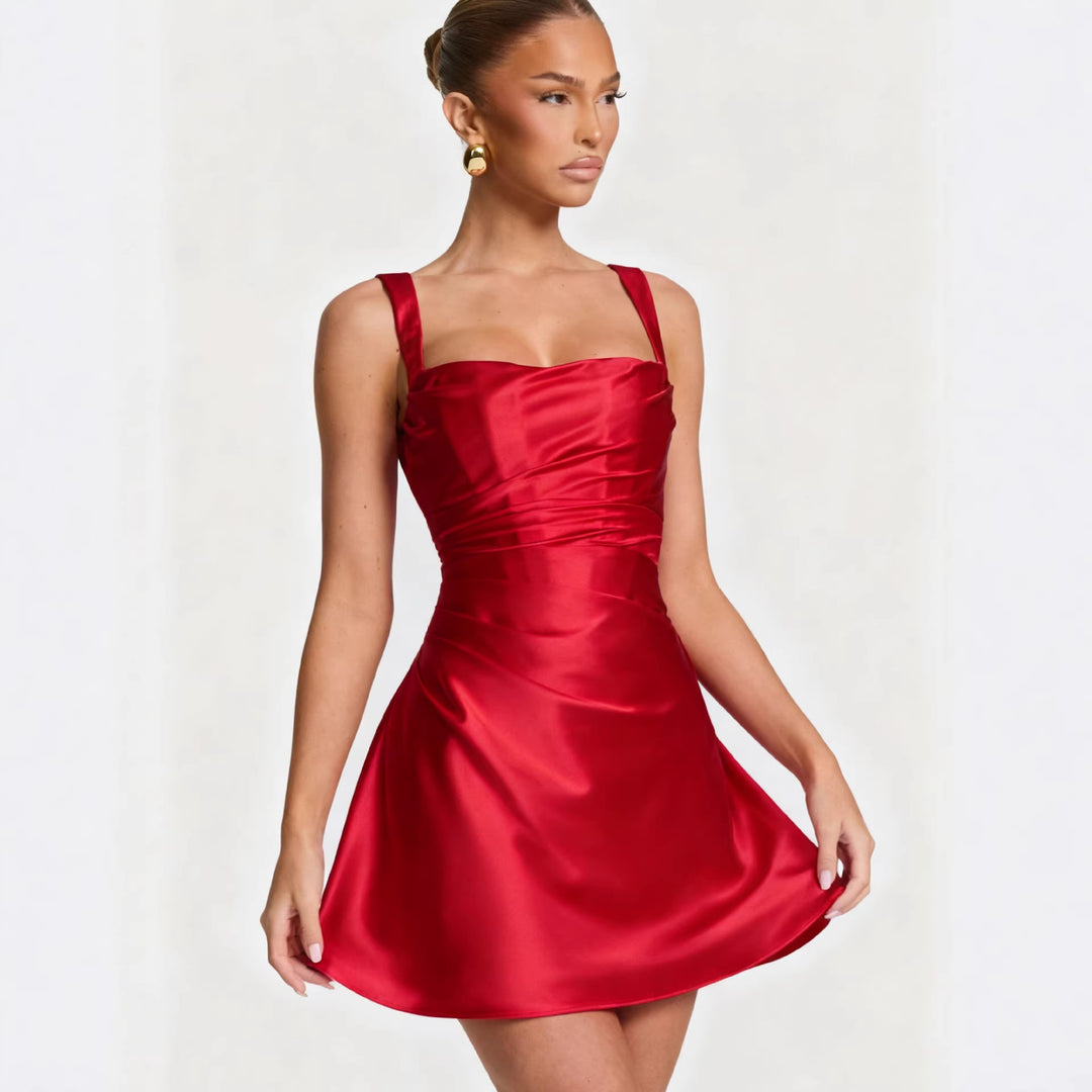 Dame elegant cocktailkjole med chic firkantet udskæring og flydende satin Skovae