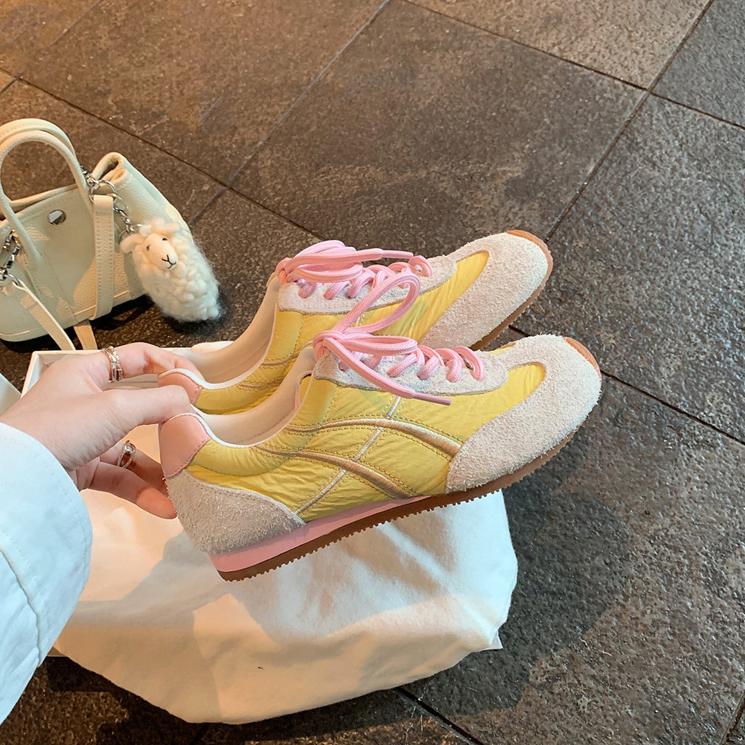 Dame Retro-sneaker med slidstærkt overmateriale og fleksibel gummisål Stilla