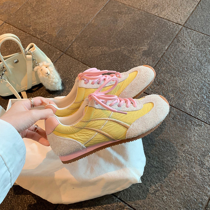 Dame Retro-sneaker med slidstærkt overmateriale og fleksibel gummisål Stilla