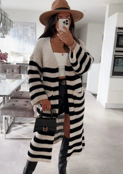 Kvindernes chunky strik cardigan i en elegant stribe blanding Stilla