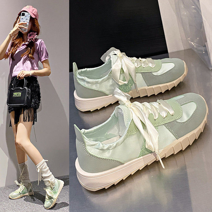 Dame Sporty Sneakers med justerbare satinbånd og åndbar overfladestruktur Stilla