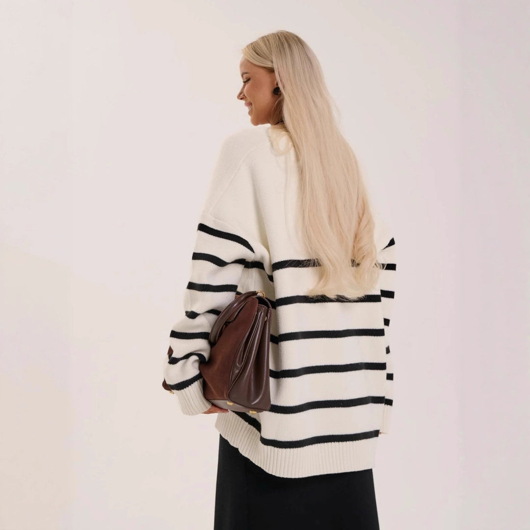 Kvinders chunky strik cardigan med lodrette striber og elegant knaplukning Stilla