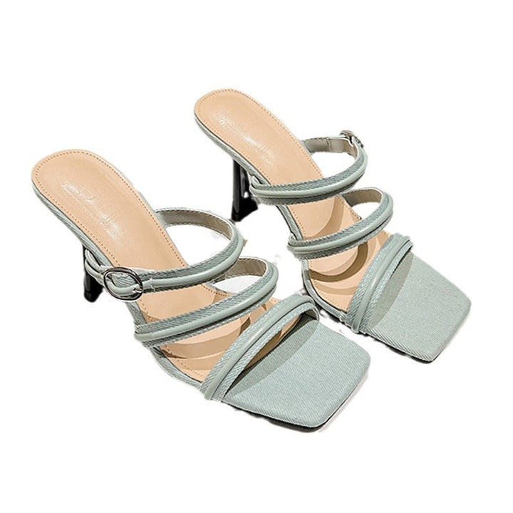 Dame sandaler med elegant blokhæl og raffineret remdesign Stilla