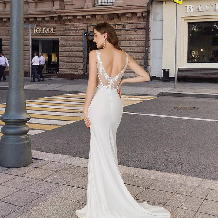Dame elegante aftenkjoler med sofistikerede blonde-detaljer og tætsiddende silhuet
