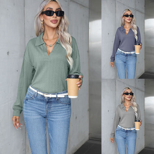 Dame strikpullover med struktureret design og moderne V-udskæring Stilla