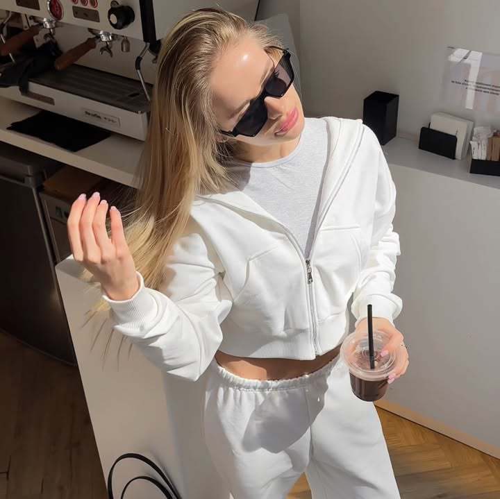 Kvinders cropped sweat-jakke og afslappet jogger-bukser sæt Skovae
