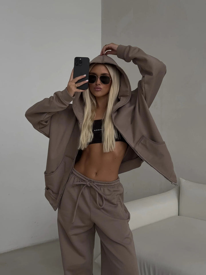Women's comfortable oversized hoodie and loose jogger pants set Skovae