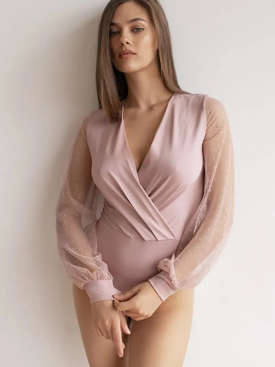Dame bodystocking med gennemsigtige lange ærmer og omslagdesign Stilla
