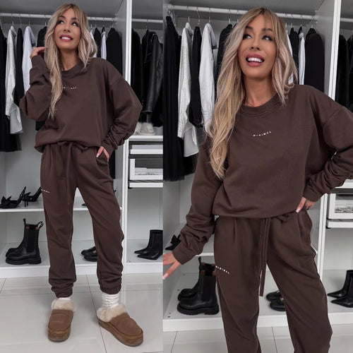 Dame tracksuit med en afslappet pasform og praktiske lommer