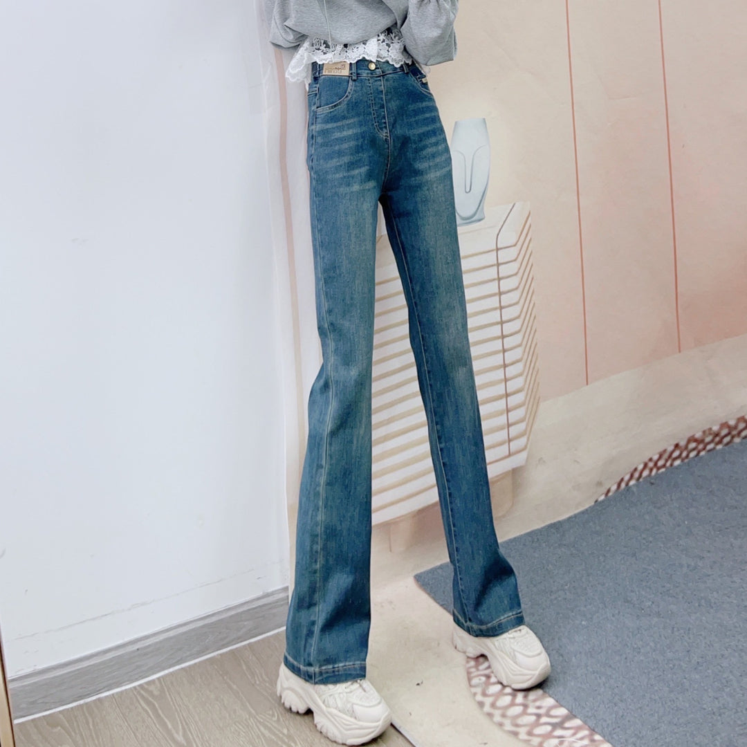Dame Bredskårne High-Waist Jeans i vintage-stil med afslappet snit og elegante folder Stilla