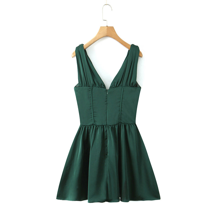 Dame strapless satinkjole med dyb V-udskæring og justerbar snor Stilla