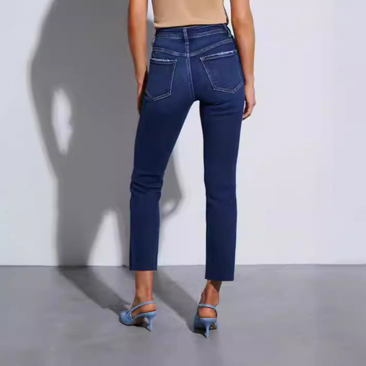 Dame tidløse jeans i moderne snit med cropped ben Skovae