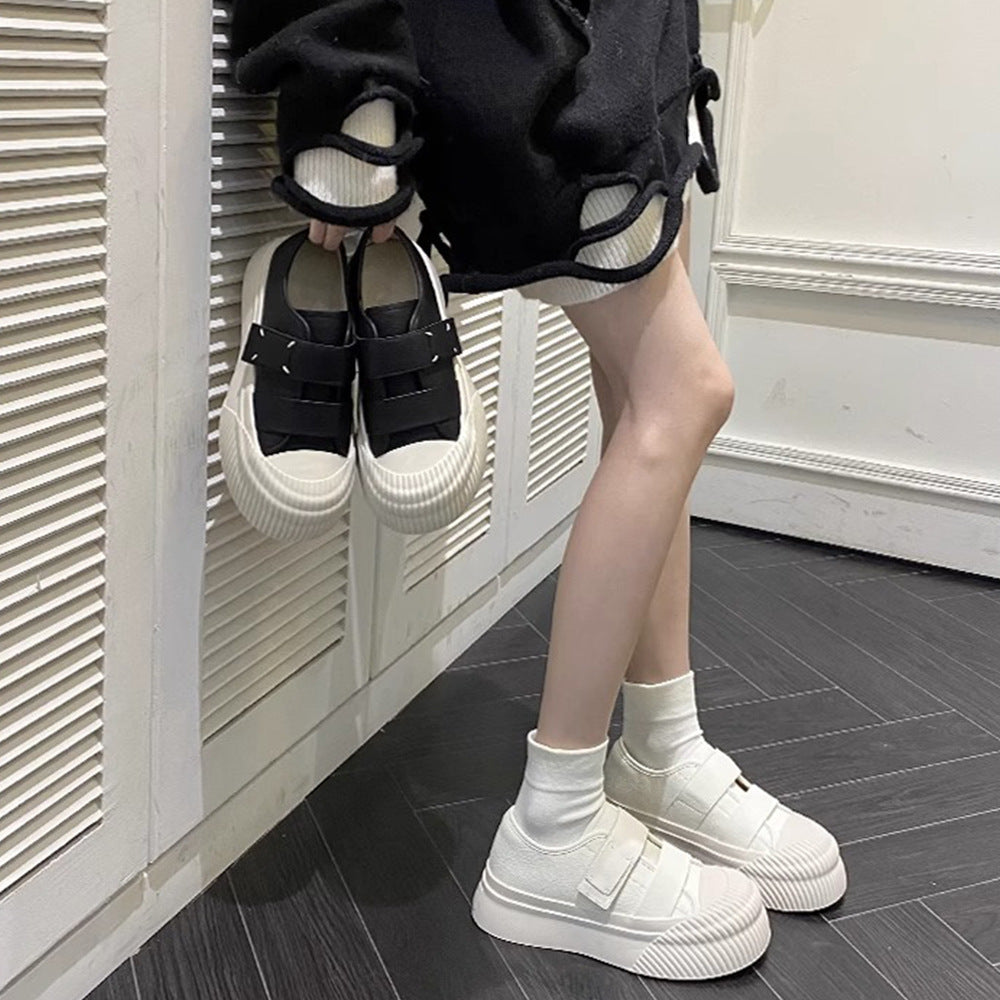 Dame Sneakers i sporty design med forhøjet sålprofil og praktisk velcro Stilla