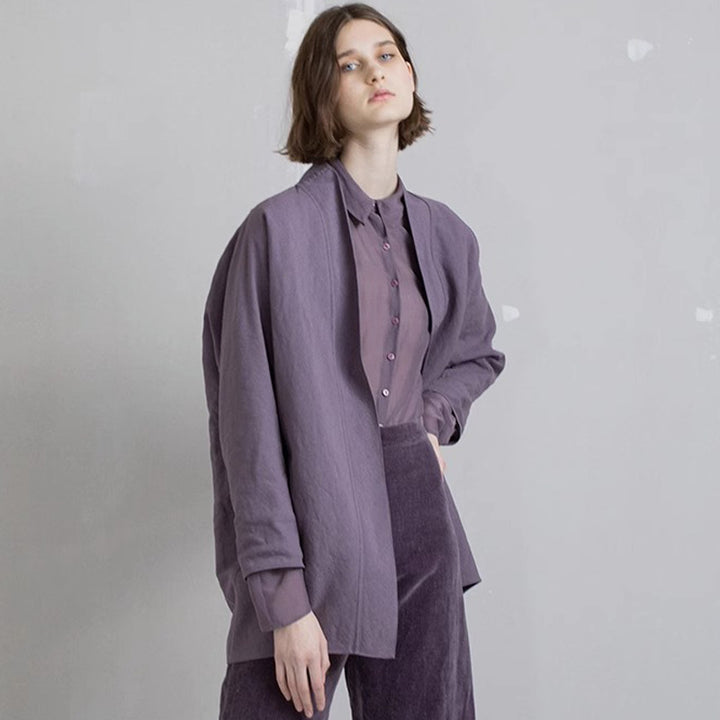 Dame gennemsigtig bluse med klassisk krave og elegant knaplukning Stilla