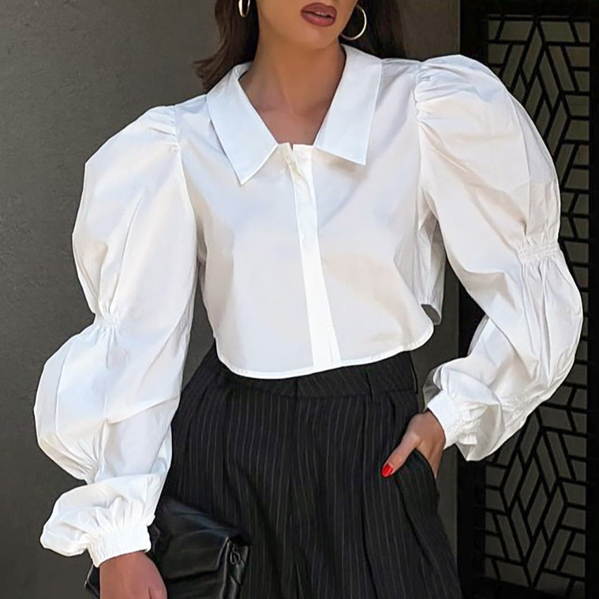 Dame Cropped Bluse med brede Pufferærmer og moderne Krave Stilla
