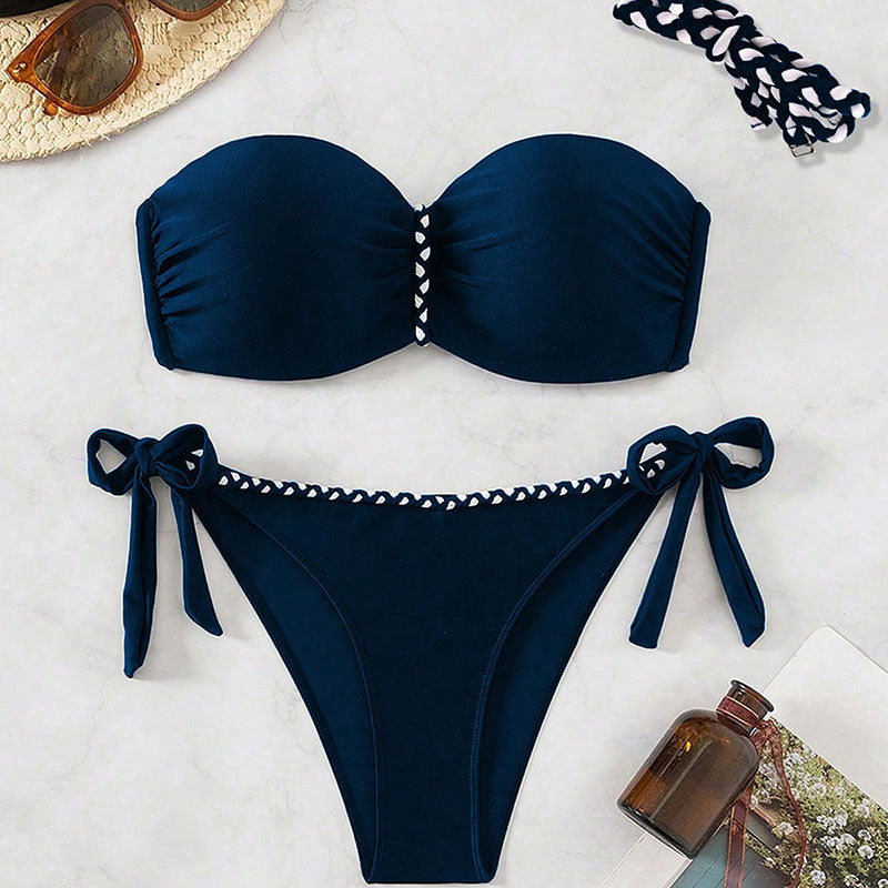 Dame Bandeau bikini sæt med raffinerede flæsedetaljer og justerbare bindebånd Skovae