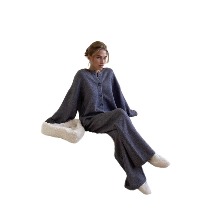 Kvindernes hyggelige strikket loungewear sæt med knaplukning og løs pasform Stilla