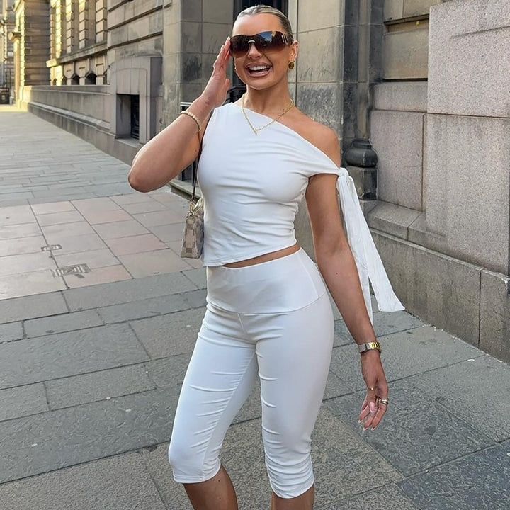 Dame Off-Shoulder Sæt med figursyet Crop-Top og knæbukser Stilla