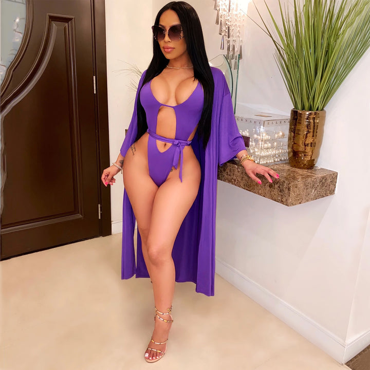 Dame badedragt med elegant kimono og raffinerede cut-outs Stilla