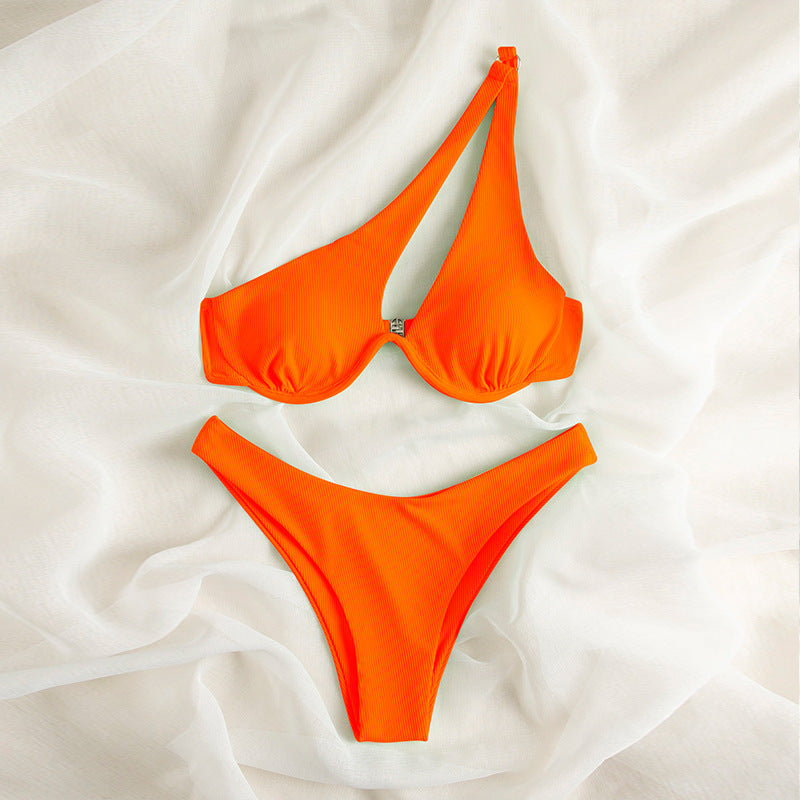 Dame triangel-bikini med asymmetrisk snit og elastiske stropper Skovae