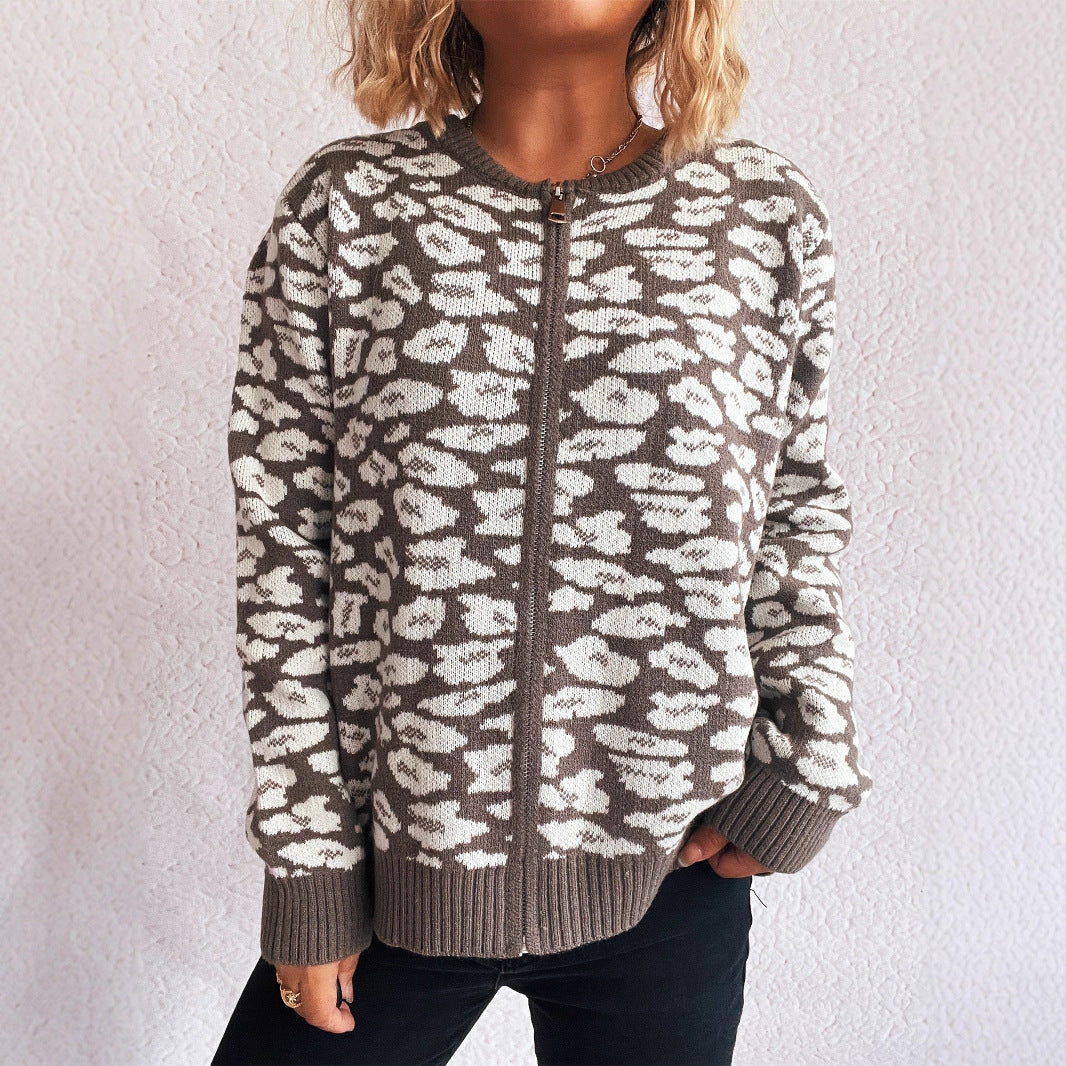 Kvinders cardigan med blomstret jacquardmønster og kontinuerlig knaplukning Stilla