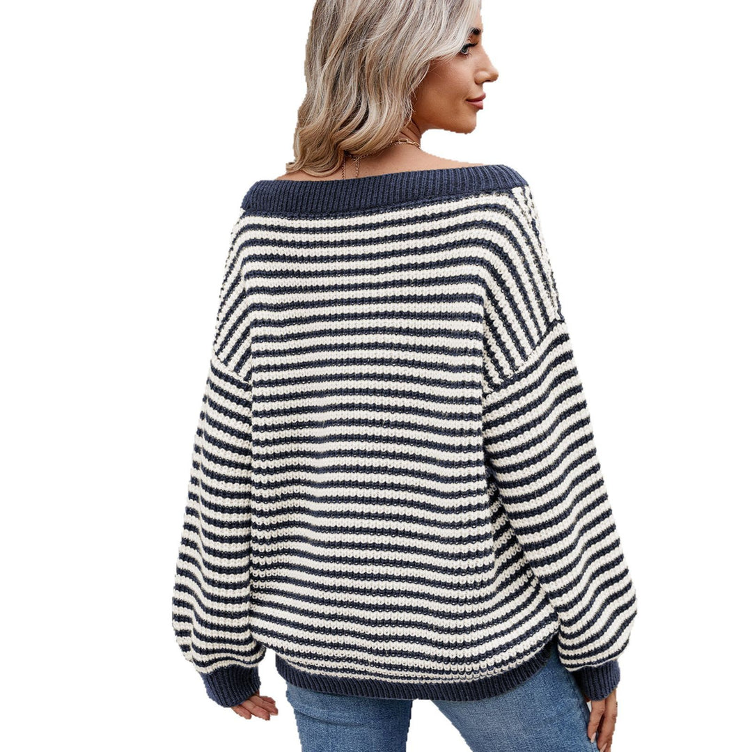 Dame Rund hals strikket sweater med off-shoulder design og stribet mønster Stilla