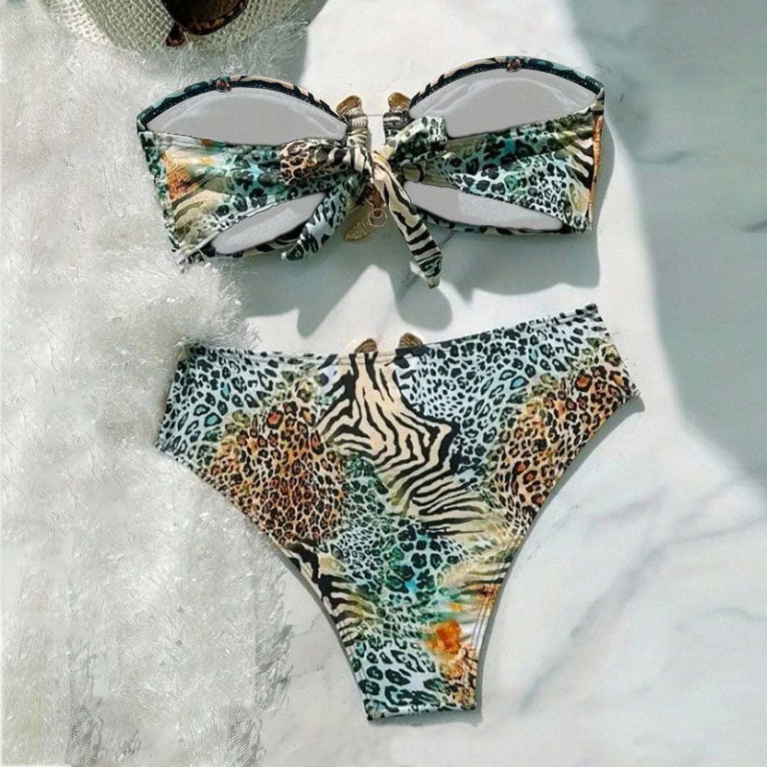 Dame bandeau-bikini med dyremønster og dekorativ lukning Skovae