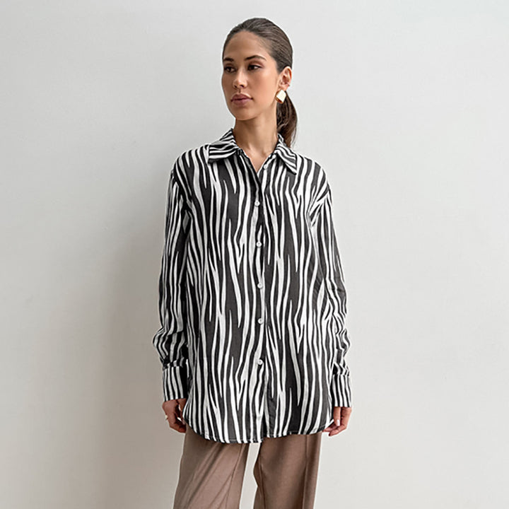 Dame Oversized Skjorte bluse i Zebra-mønster med elegant Krave og moderne accenter Stilla