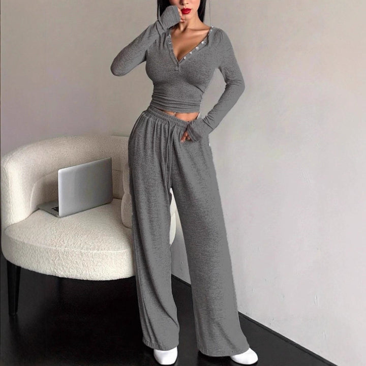 Kvinders afslappede loungewear sæt med knapdetaljer og elastisk talje Stilla